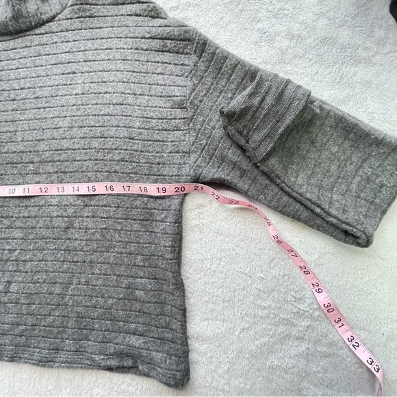 NWT Lush Sweater - Picture 6 of 9